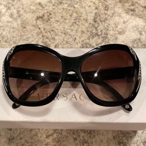 Pre-Owned Black Versace Sunglasses